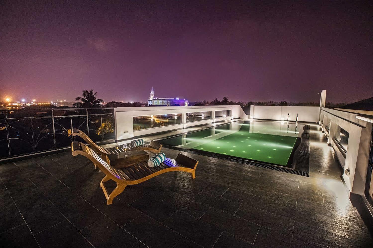 Alpha Old Court House Hotel Kochi Exterior photo