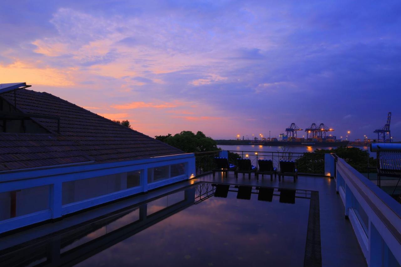 Alpha Old Court House Hotel Kochi Exterior photo