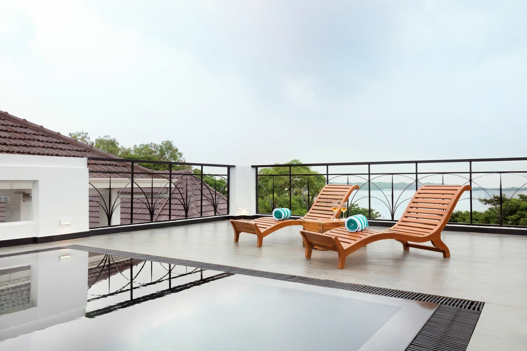 Alpha Old Court House Hotel Kochi Exterior photo